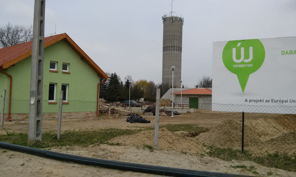 Urban water quality improvement, water network reconstruction